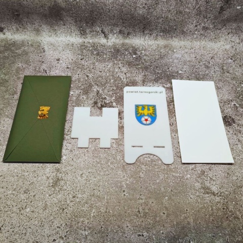 Stojak podstawka na telefon plexi z logiem firmy Stojak podstawka na telefon plexi z logiem firmy